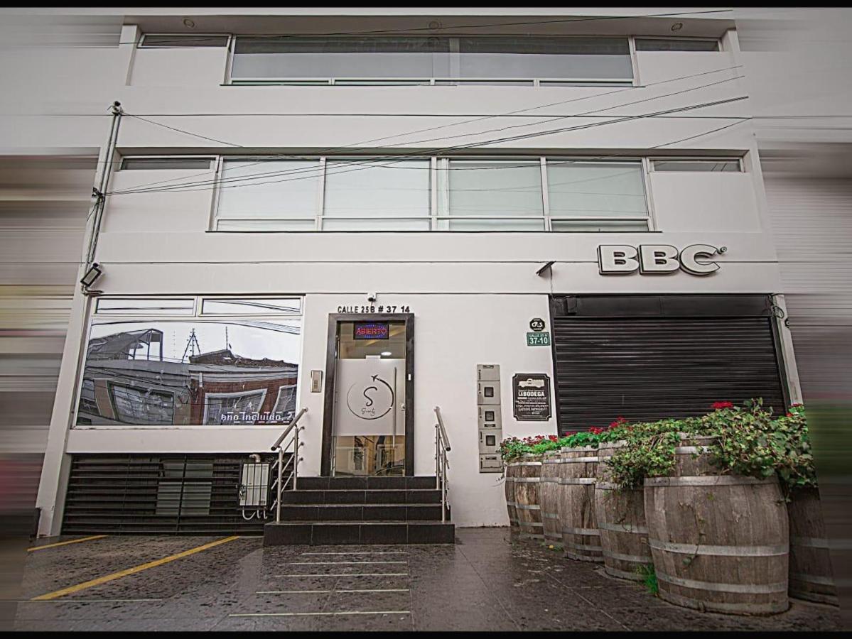 Hotel Serenity Corferias Bogota Bagian luar foto