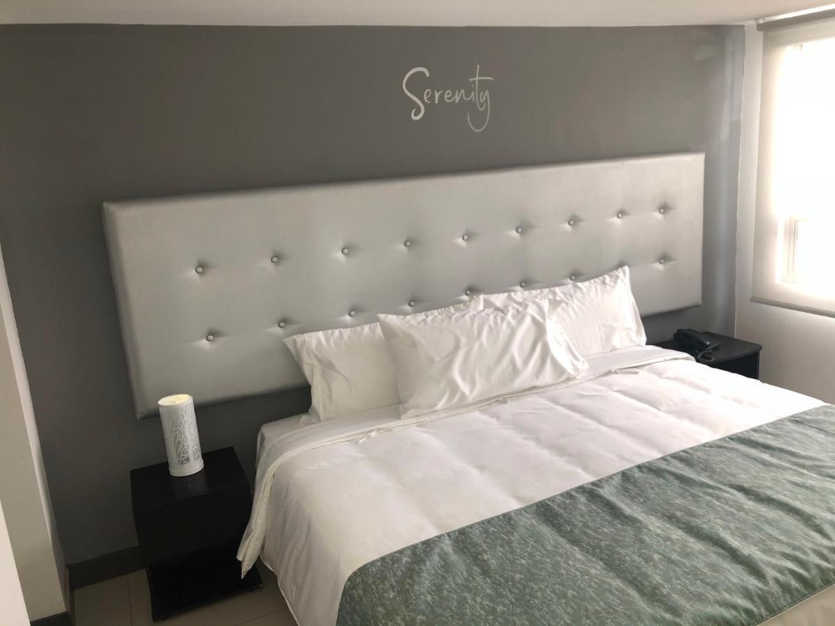 Hotel Serenity Corferias Bogota Bagian luar foto