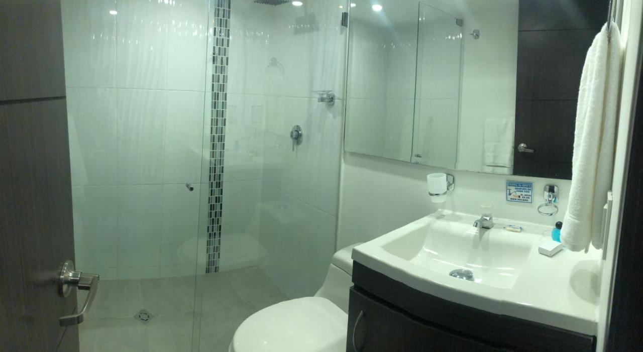 Hotel Serenity Corferias Bogota Bagian luar foto
